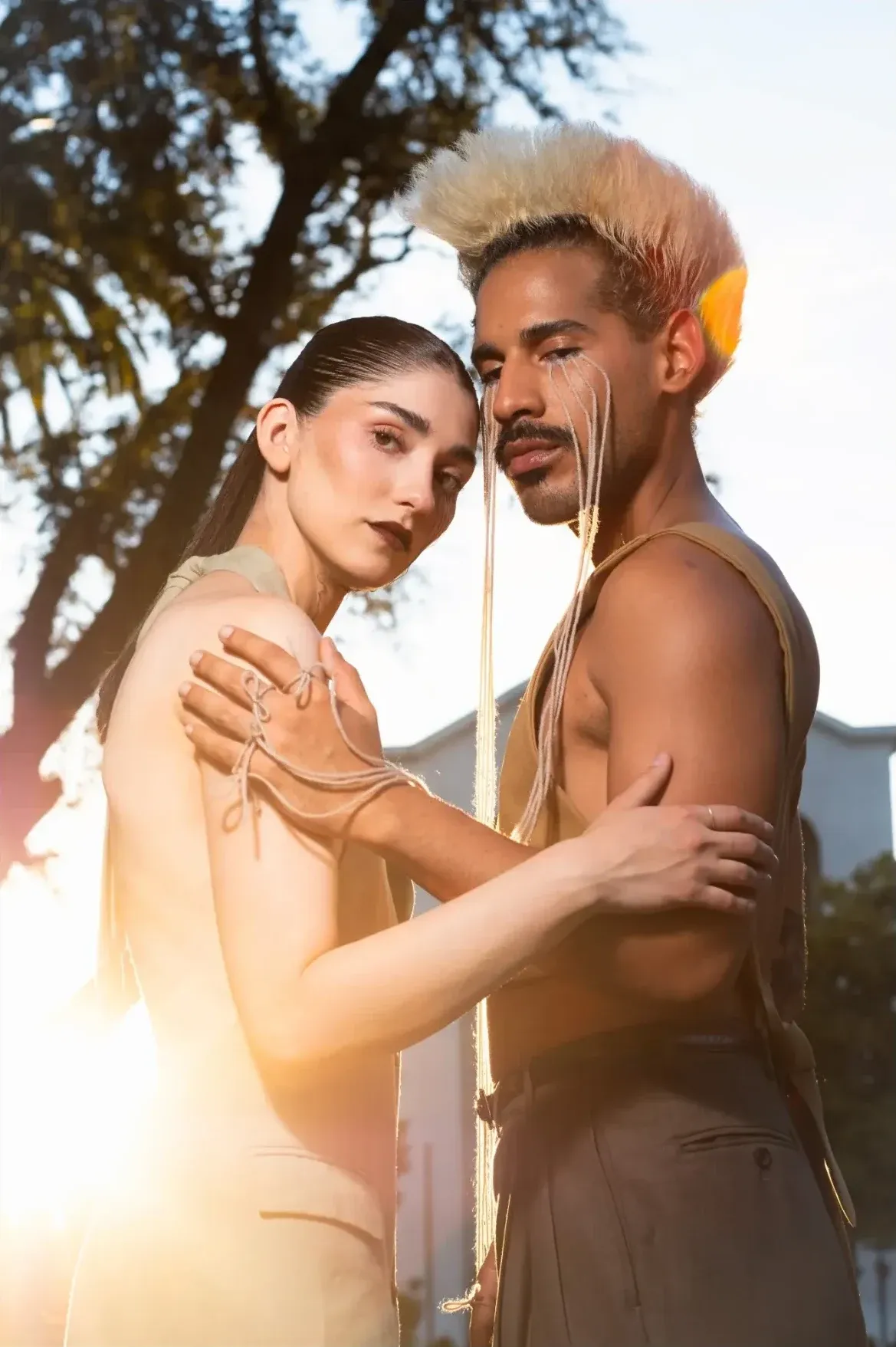 Retrato de una pareja a contraluz, sesión en Talca